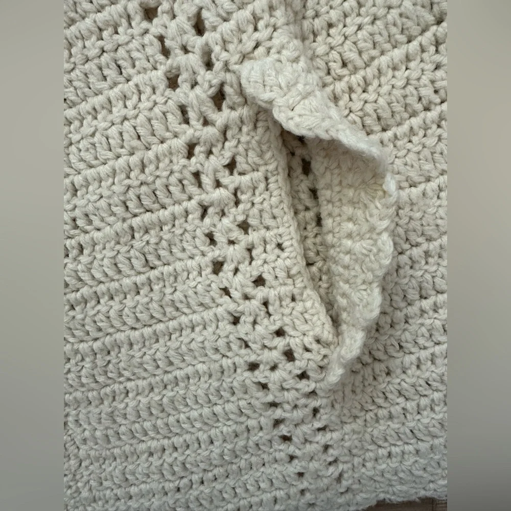 Vintage Handcrafted Knit Cape w/Vintage Sweater clip - Picture 3 of 7